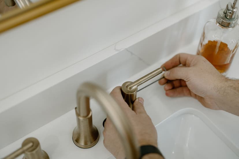 Clean and Efficient Work's image
